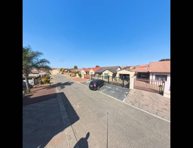 2 BEDROOM HOUSE FOR SALE IN KARENPARK